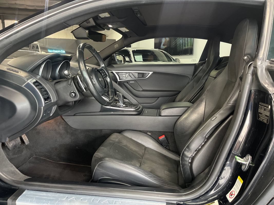 Used 2018 Jaguar F-TYPE Coupe RWD image 35