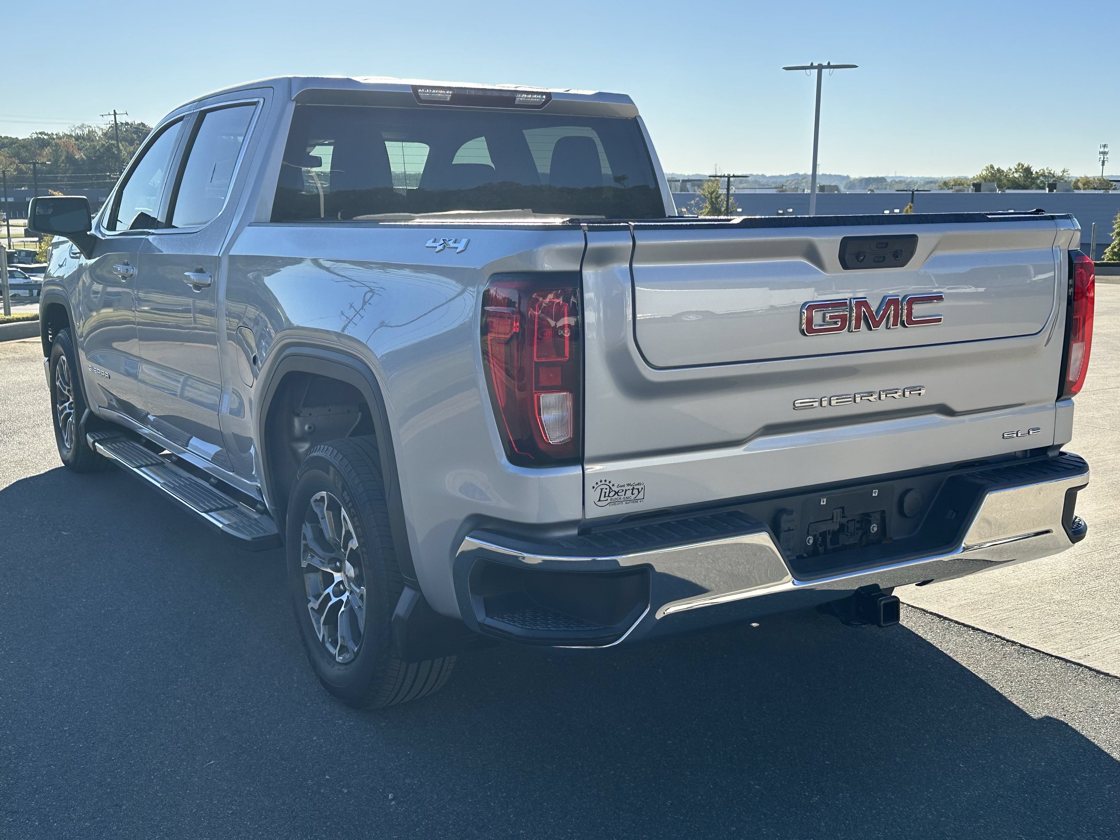 Used 2022 GMC Sierra 1500 SLE AWD/4WD image 7