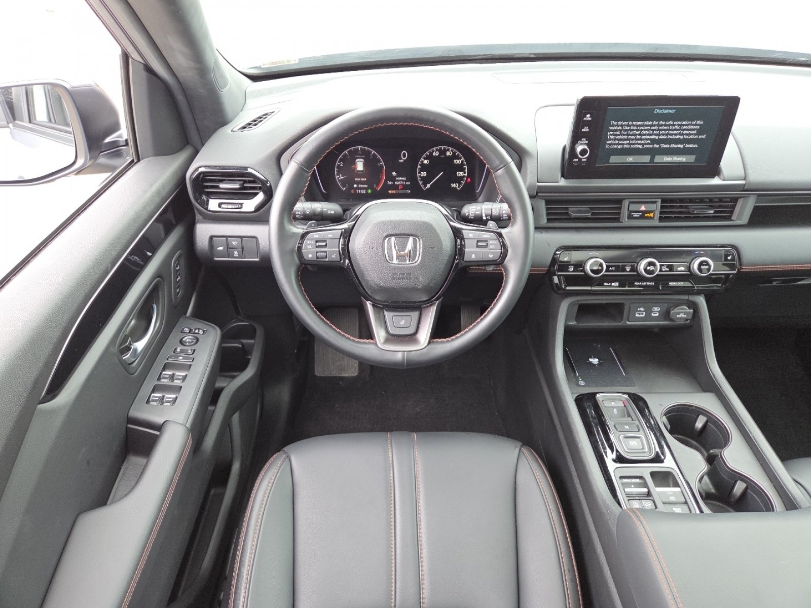 Used 2025 Honda Pilot TrailSport image 26