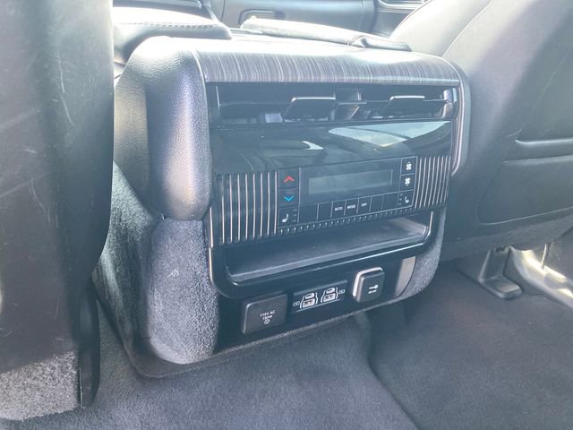 Used 2023 Jeep Wagoneer Series III w/ Preferred Equipment Group AWD/4WD image 21