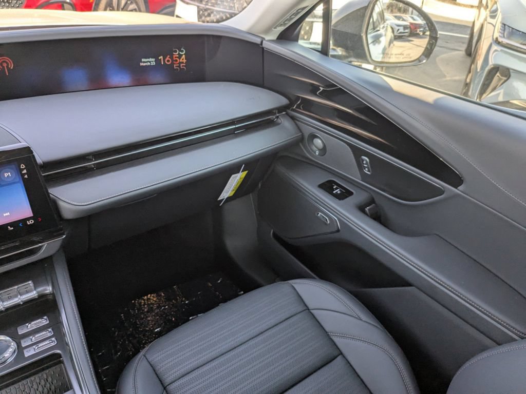 New 2026 Lincoln Nautilus Reserve AWD/4WD image 17