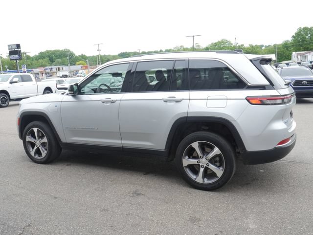 Used 2023 Jeep Grand Cherokee 4WD 4xe w/ Luxury Tech Group II image 11