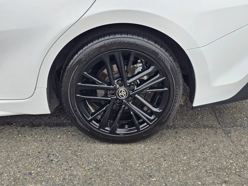 Used 2025 Toyota Camry SE FWD image 9