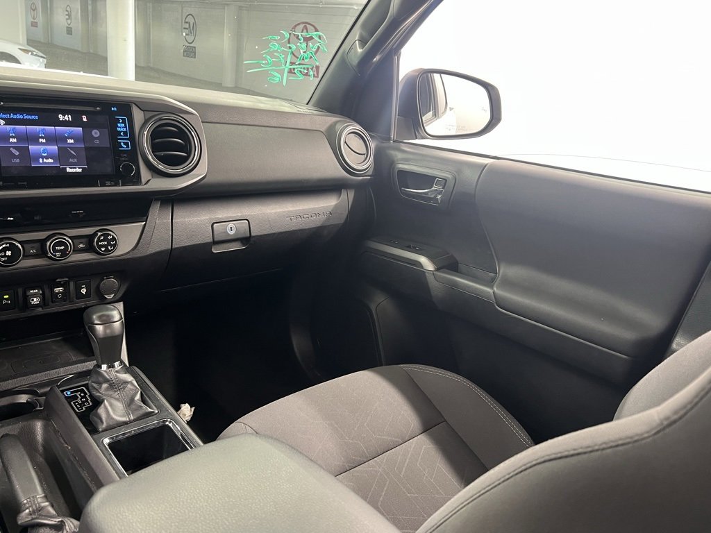 Used 2018 Toyota Tacoma TRD Sport image 9