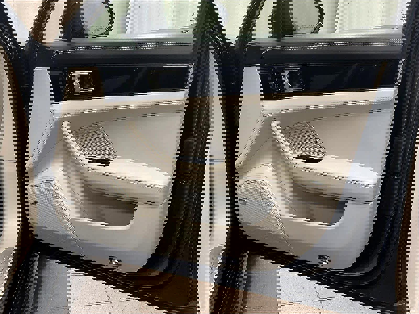 Used 2018 Porsche Panamera 4S image 12