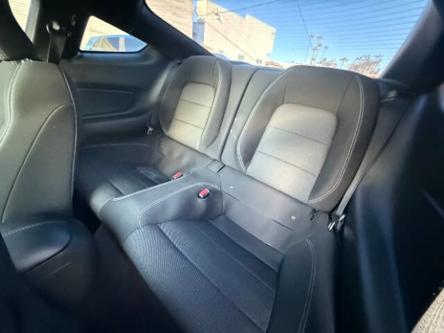 Used 2017 Ford Mustang V6 2dr Fastback image 15