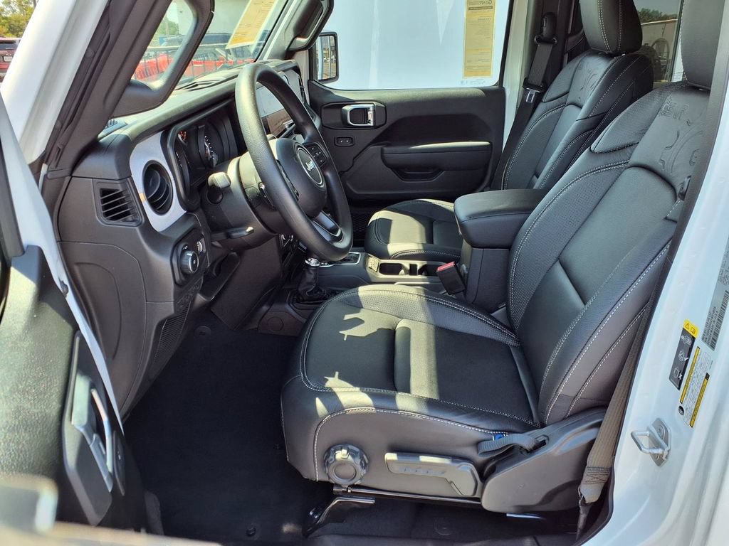 Used 2026 Jeep Wrangler Unlimited Sport AWD/4WD image 21