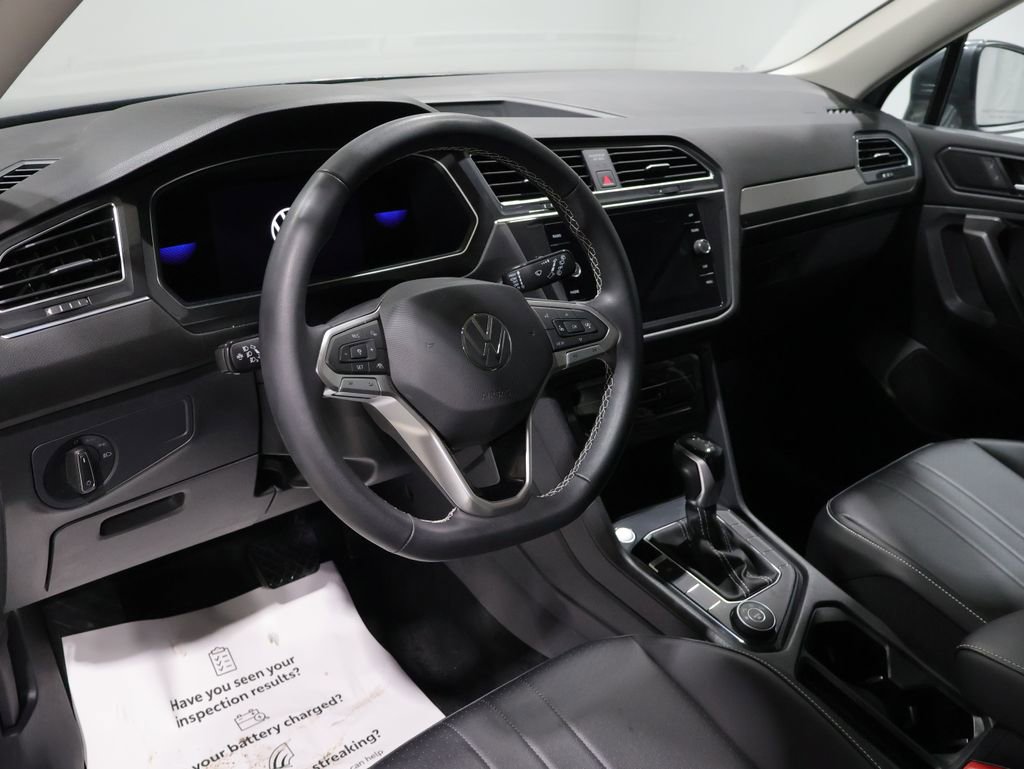 Used 2022 Volkswagen Tiguan SE image 16