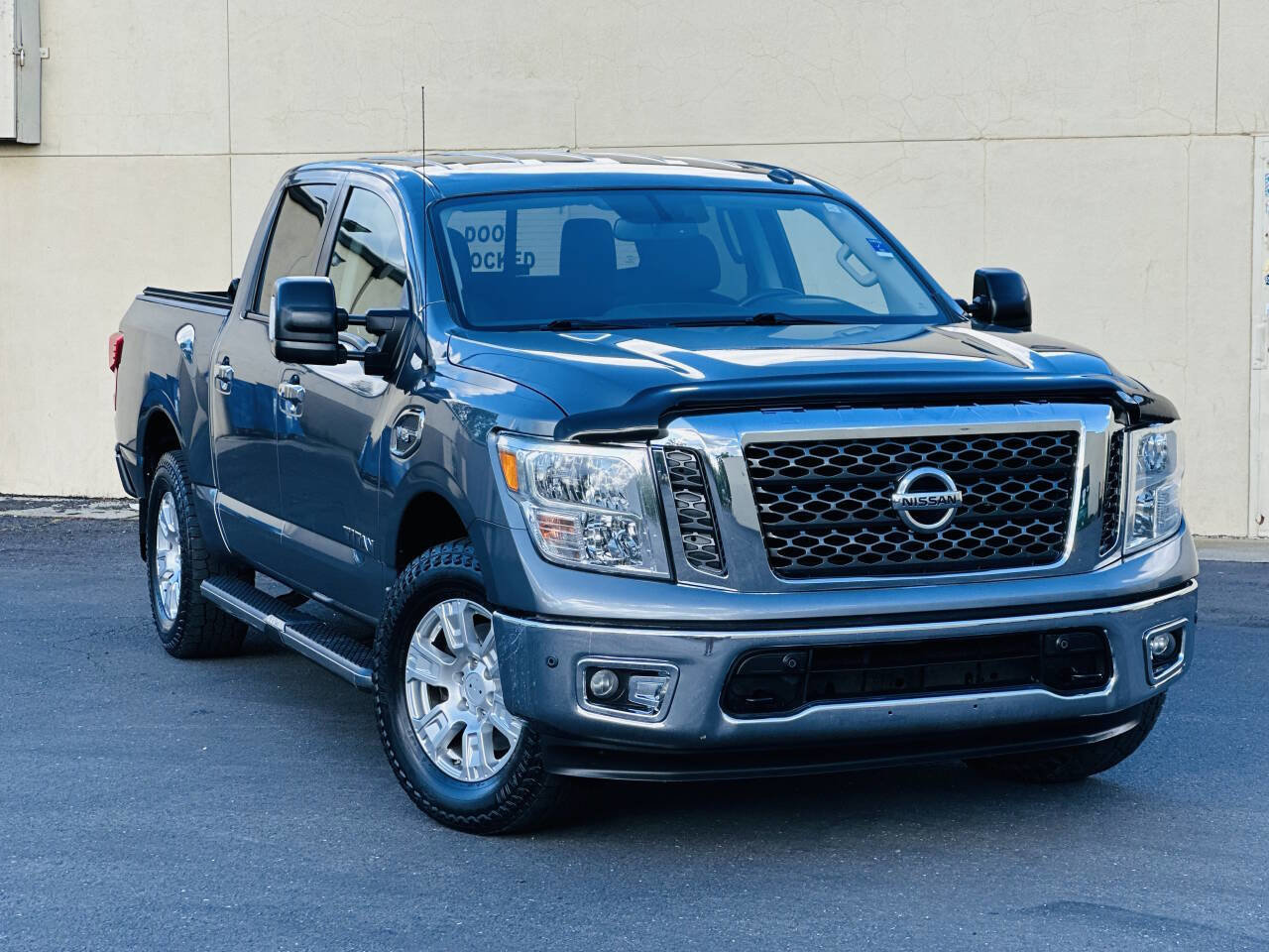 Used 2017 Nissan Titan SV AWD/4WD image 1