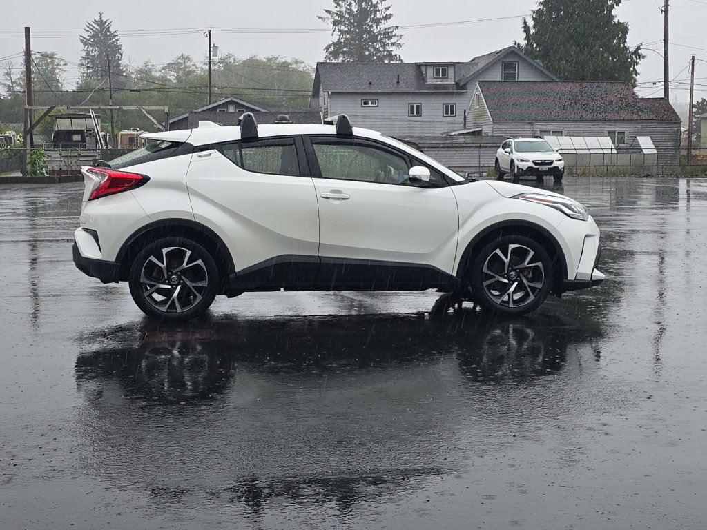 Used 2020 Toyota C-HR XLE image 7