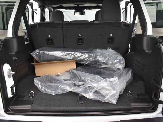 New 2026 Jeep Wrangler Unlimited Rubicon w/ Safety Group image 7