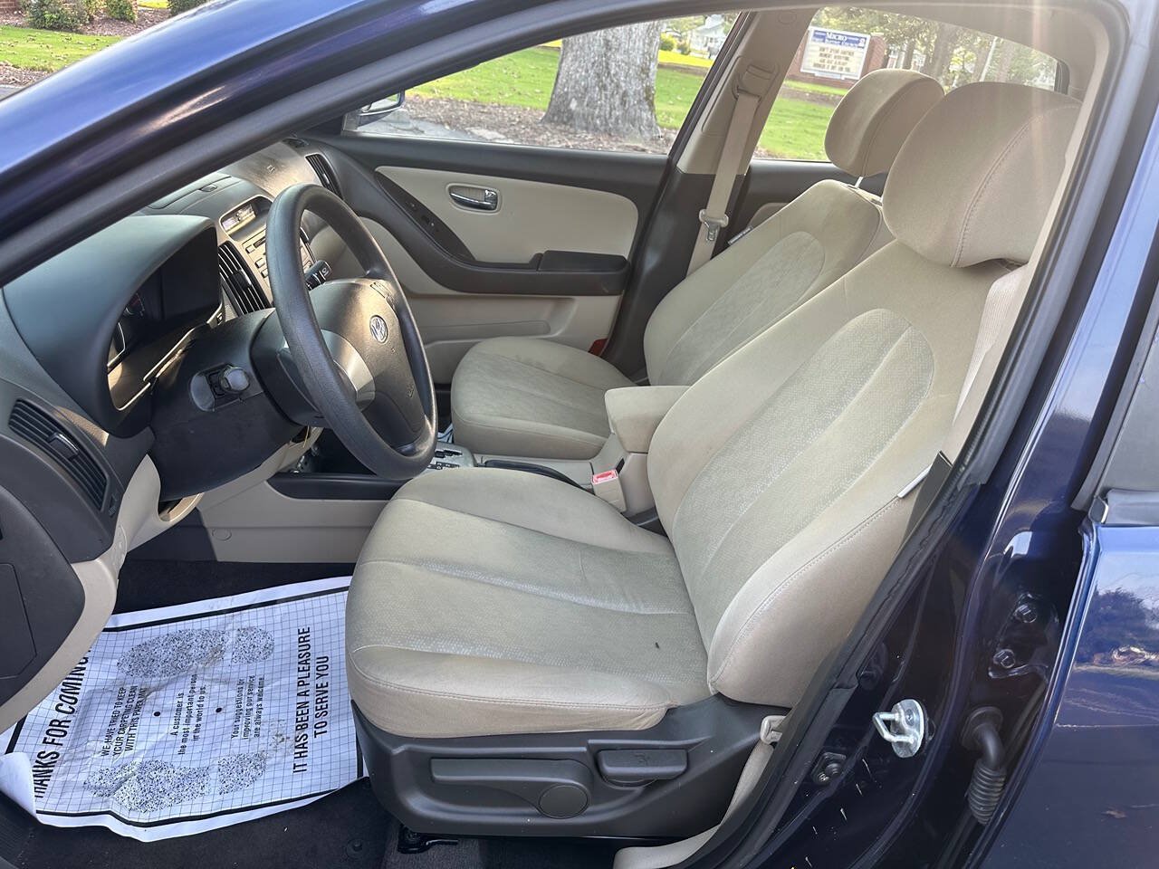 Used 2010 Hyundai Elantra GLS FWD image 11