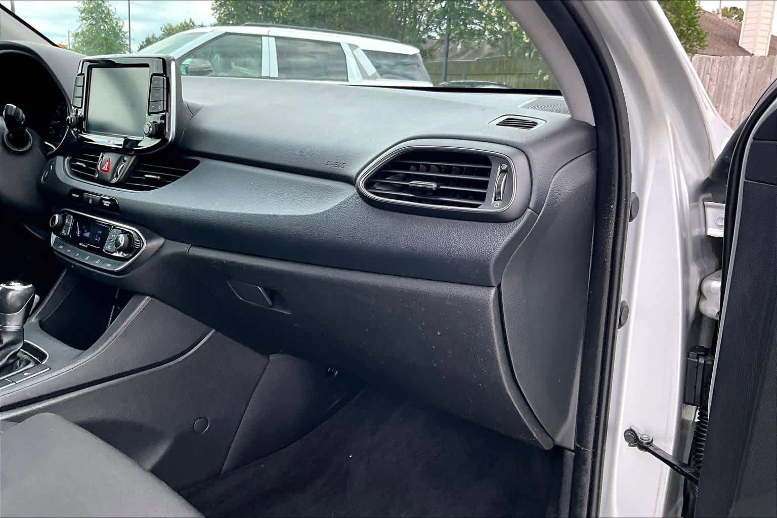 Used 2018 Hyundai Elantra GT w/ Style Package 02 FWD image 17