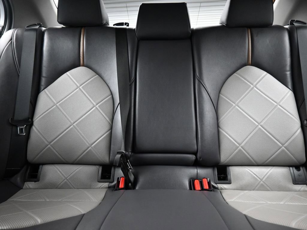 Used 2019 Toyota Camry XLE FWD image 28