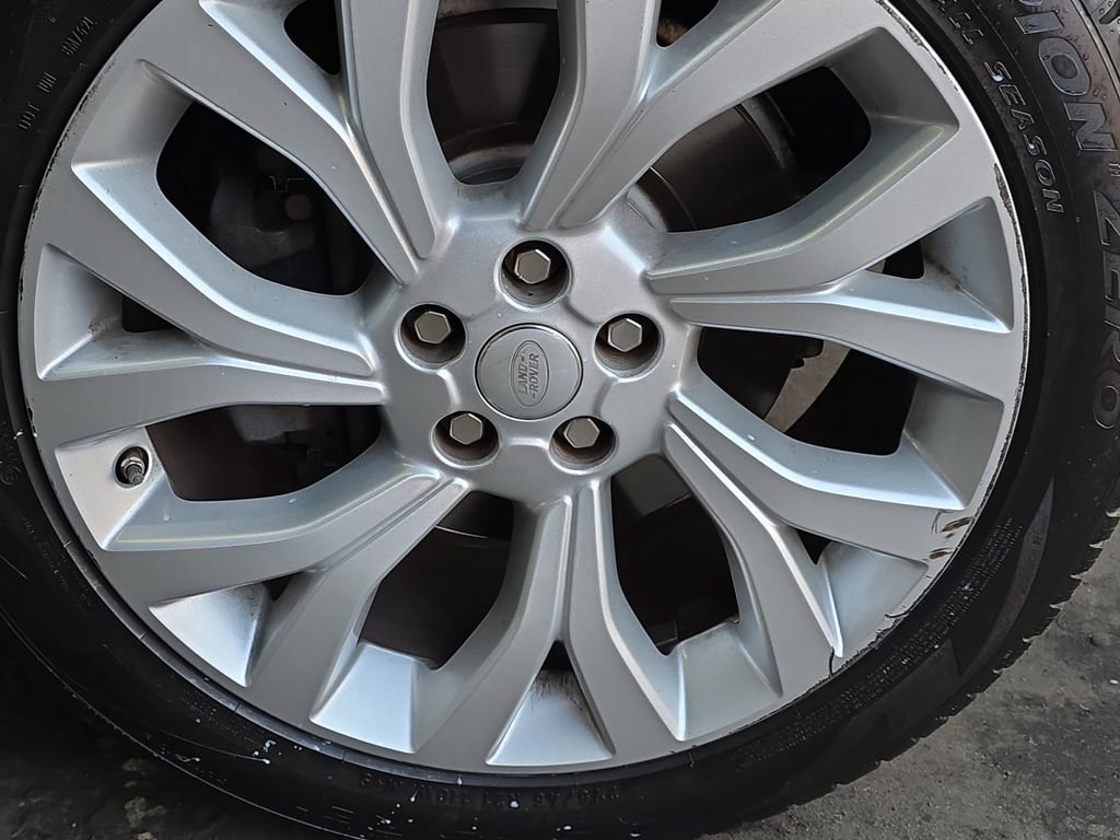 Used 2017 Land Rover Range Rover HSE AWD/4WD image 26