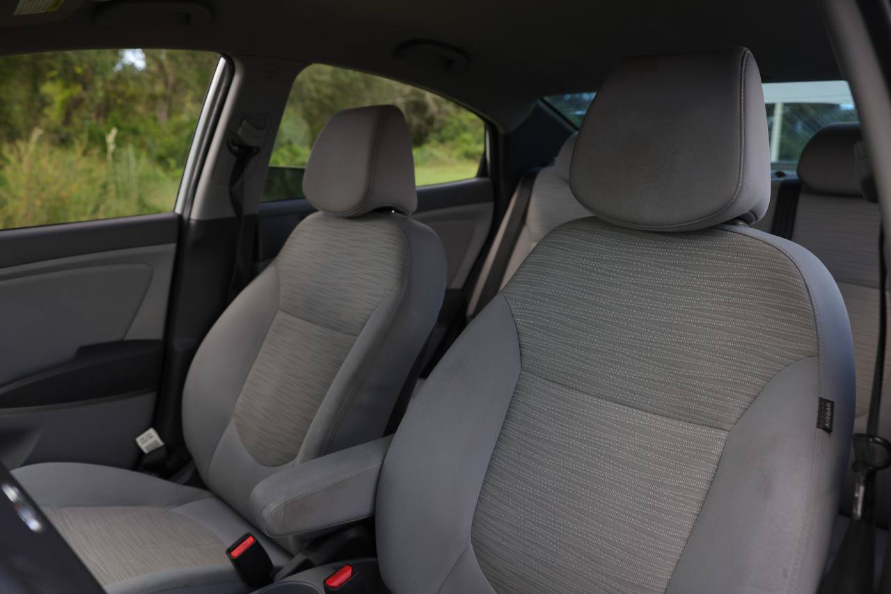 Used 2017 Hyundai Accent SE FWD image 6