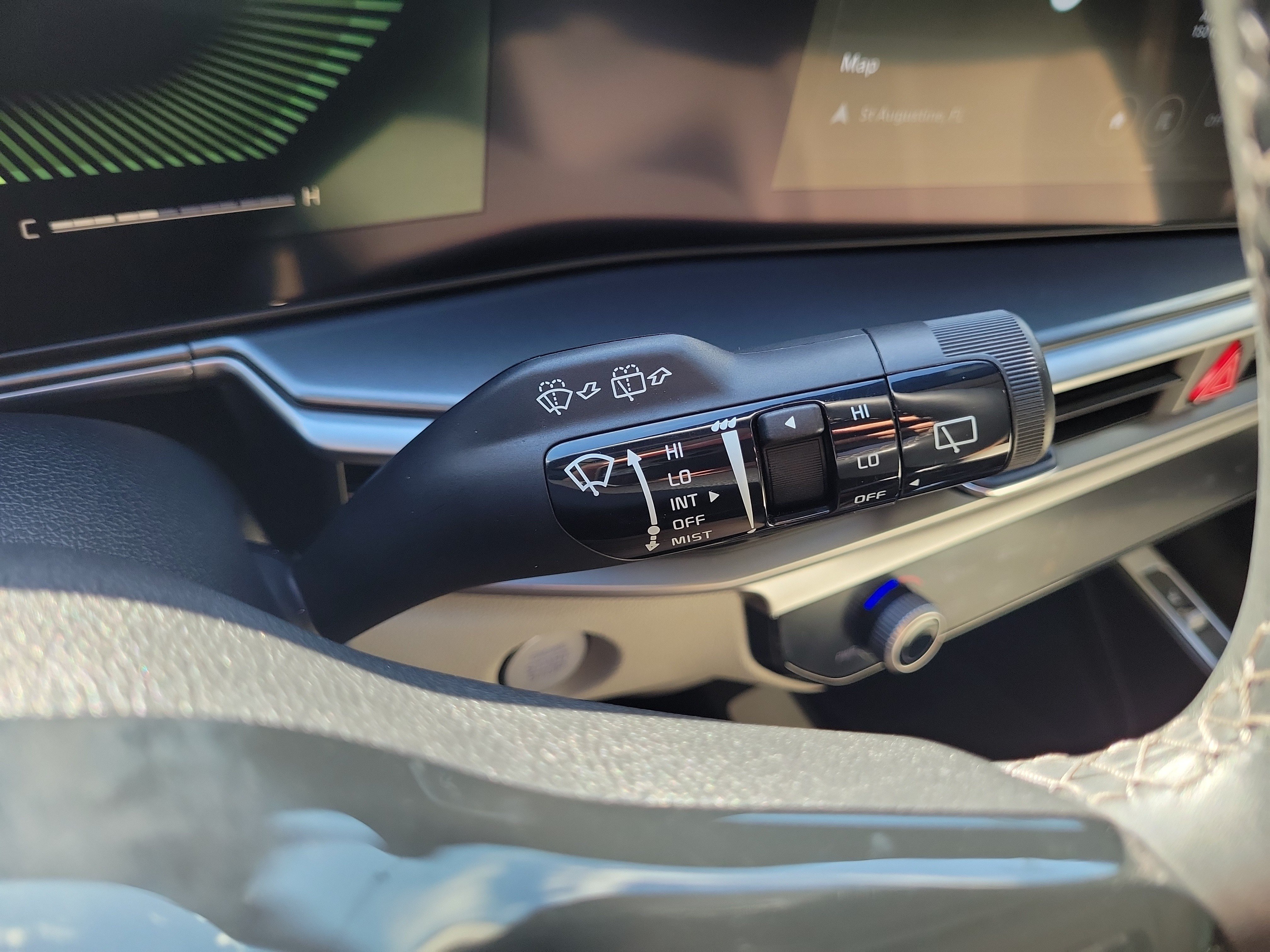 Certified 2025 Kia Sorento S w/ Panoramic Sunroof Package FWD image 31