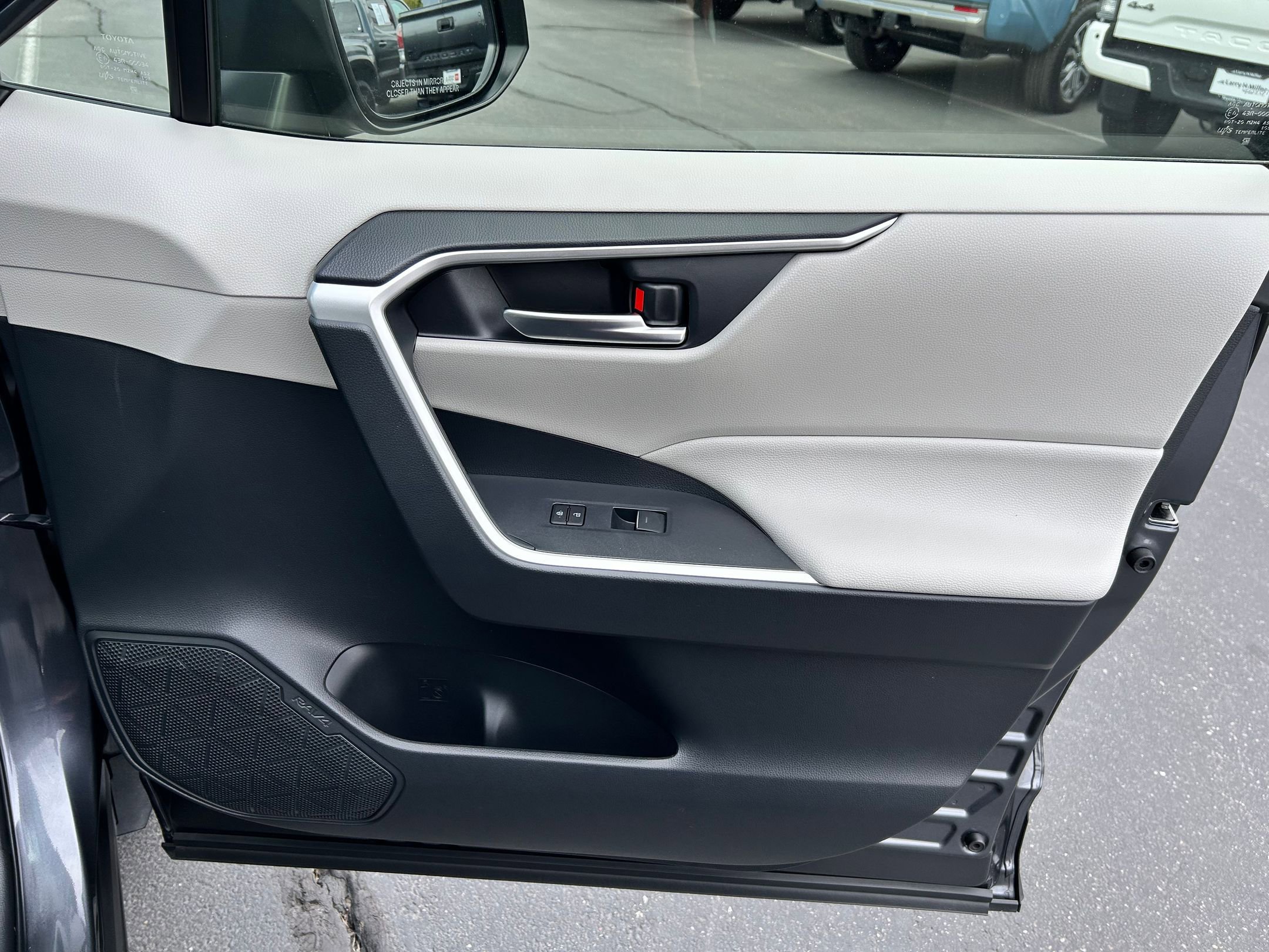 Certified 2023 Toyota RAV4 XLE Premium image 26