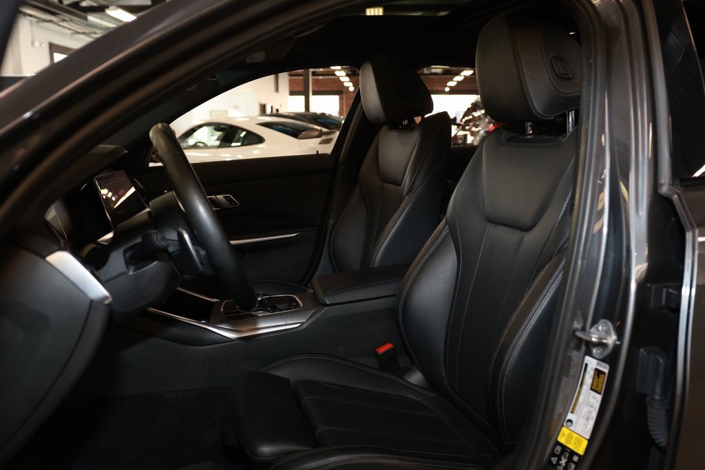 Used 2022 BMW M340i xDrive w/ Driving Assistance Package image 11