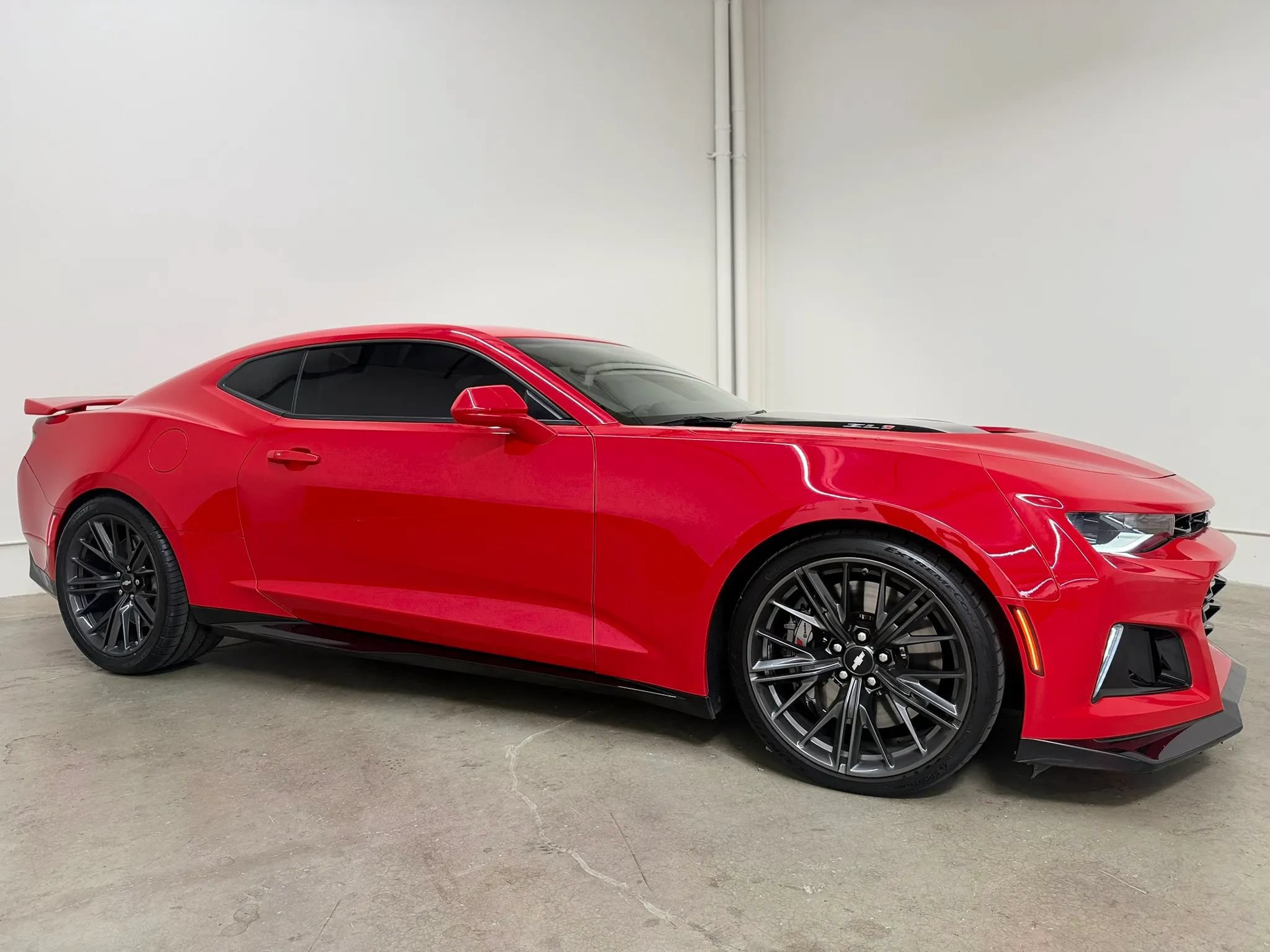 Used 2018 Chevrolet Camaro ZL1 RWD image 5