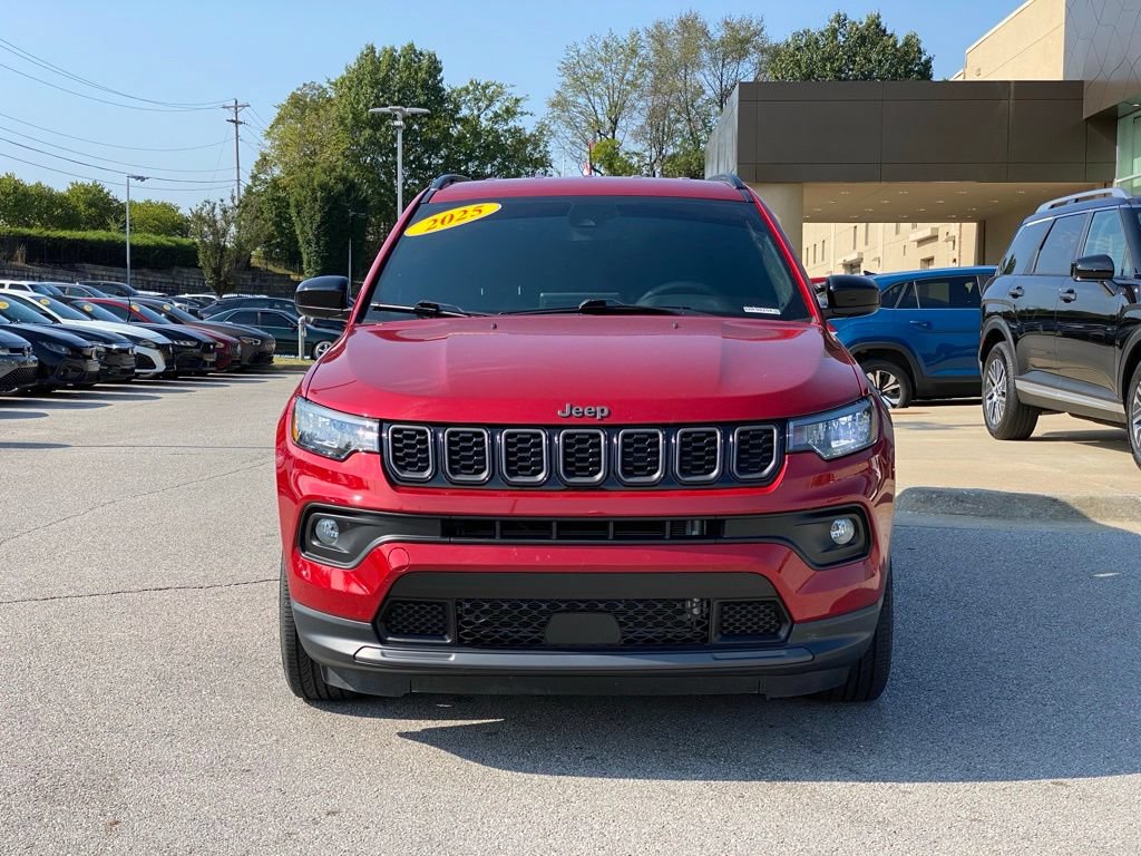 Used 2025 Jeep Compass Latitude w/ Altitude Special Edition AWD/4WD image 2