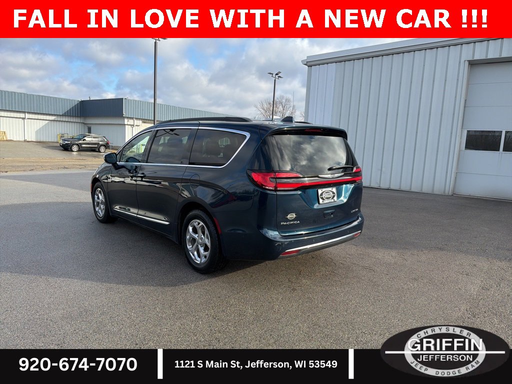 Used 2022 Chrysler Pacifica Limited image 10