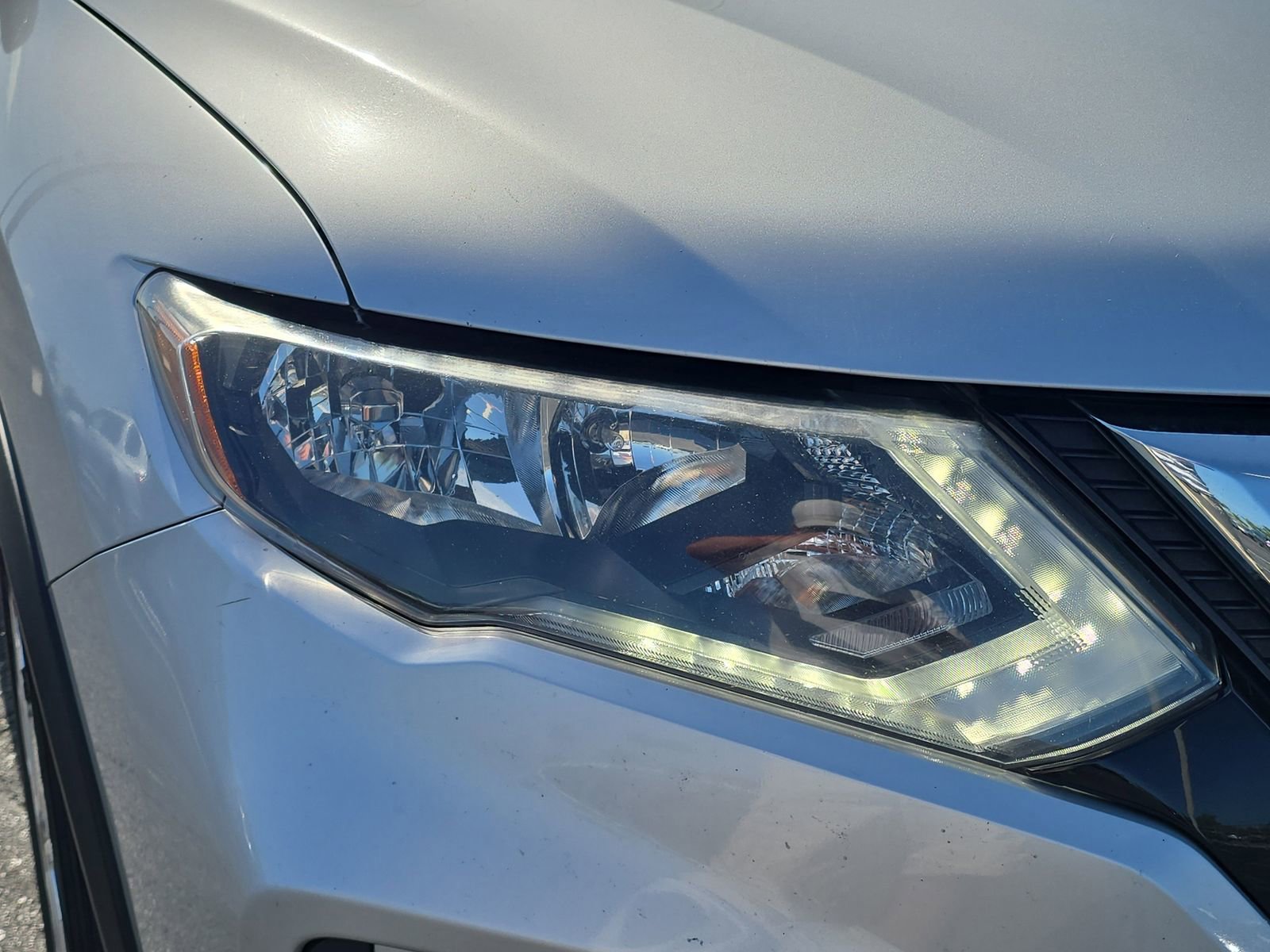 Used 2017 Nissan Rogue S image 7