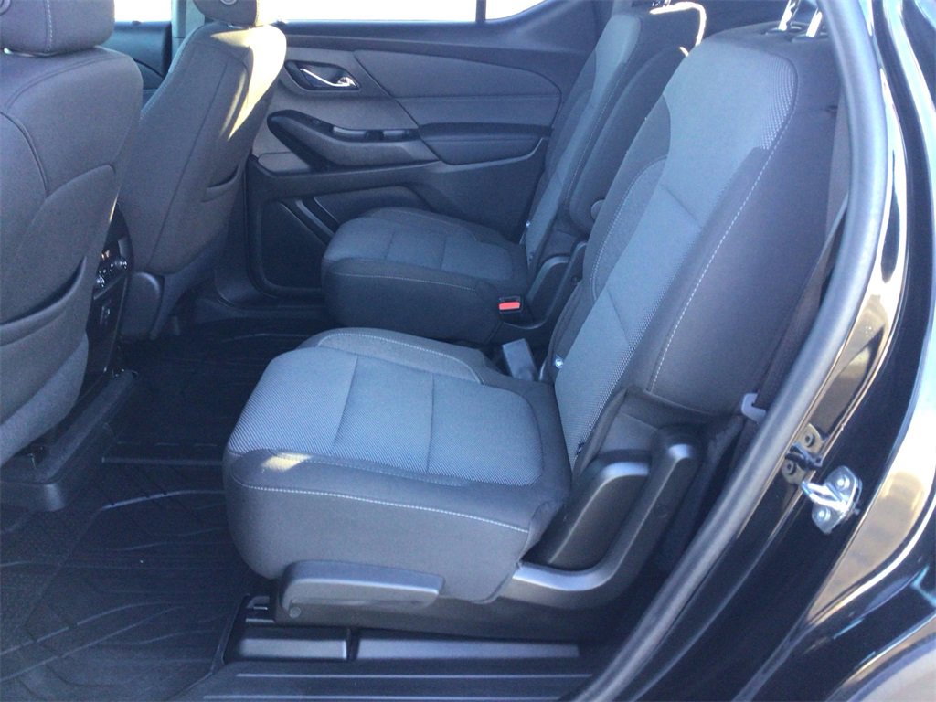 Used 2023 Chevrolet Traverse LT image 10