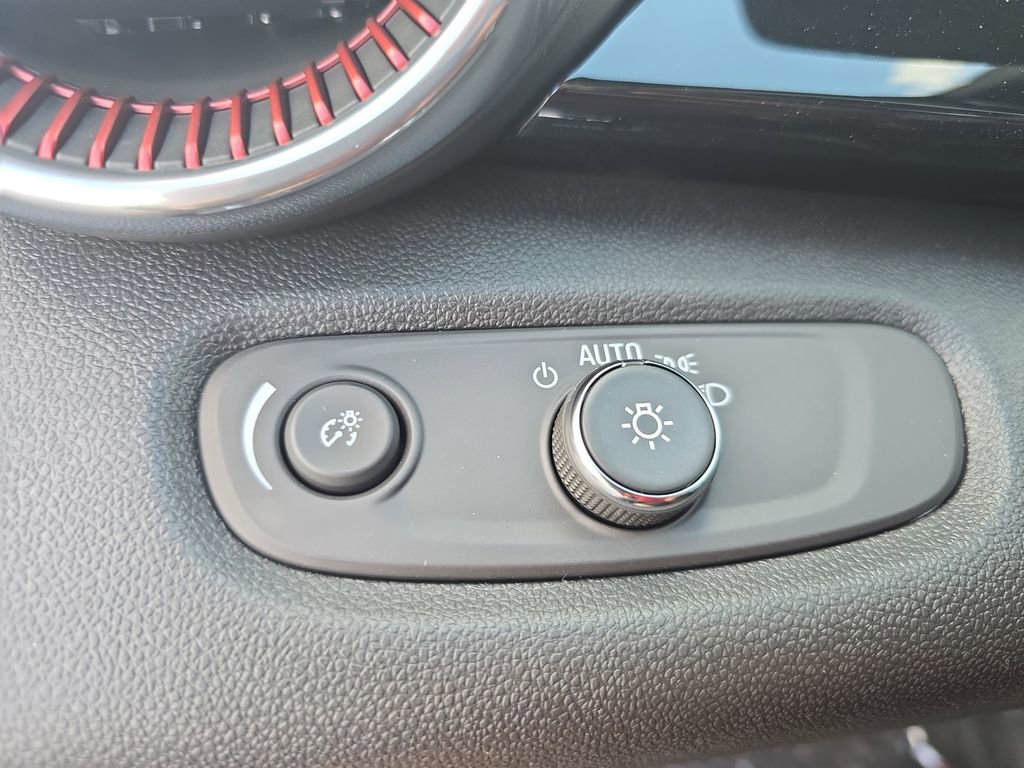 New 2026 Chevrolet Trax RS w/ Sunroof Package image 27
