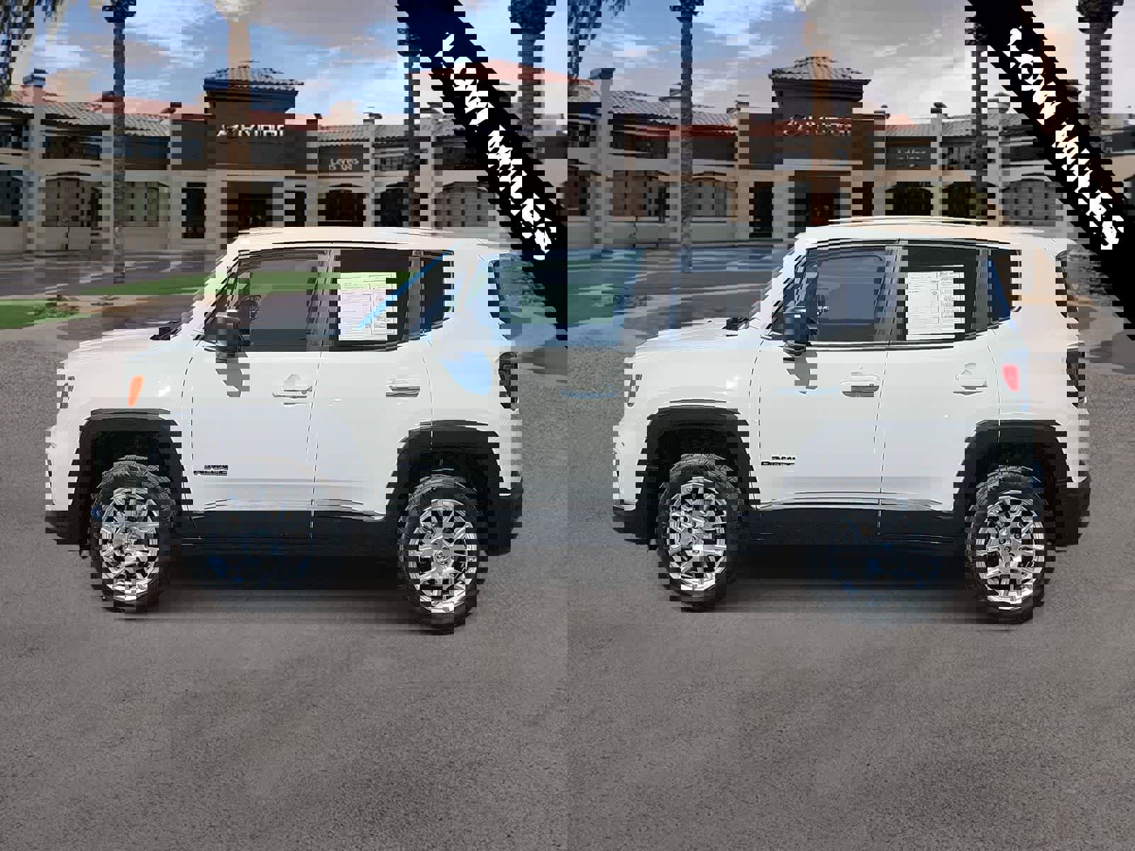 Used 2023 Jeep Renegade Latitude AWD/4WD image 5