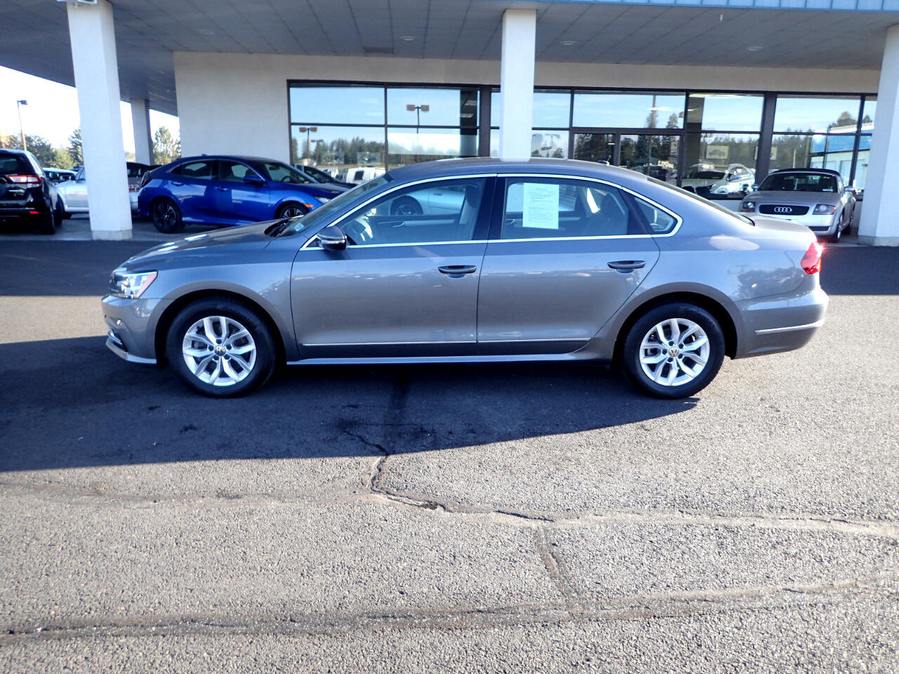 Used 2017 Volkswagen Passat 1.8T S image 2