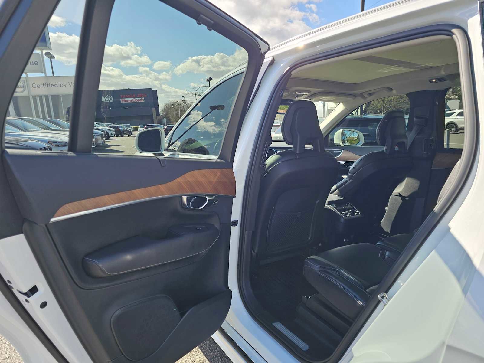 Used 2018 Volvo XC90 T6 Inscription w/ Convenience Package image 18