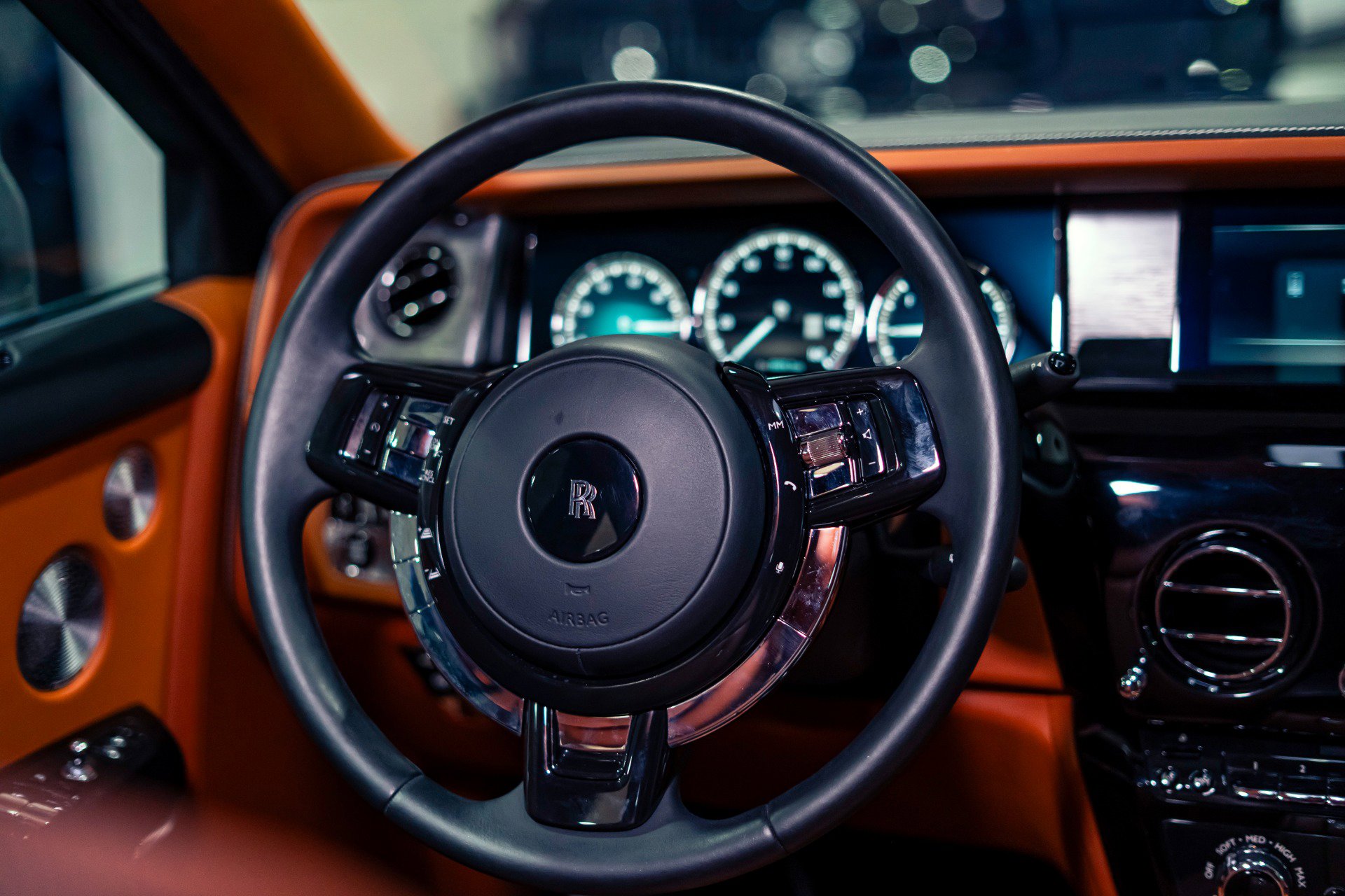 Used 2018 Rolls-Royce Phantom Sedan RWD image 27