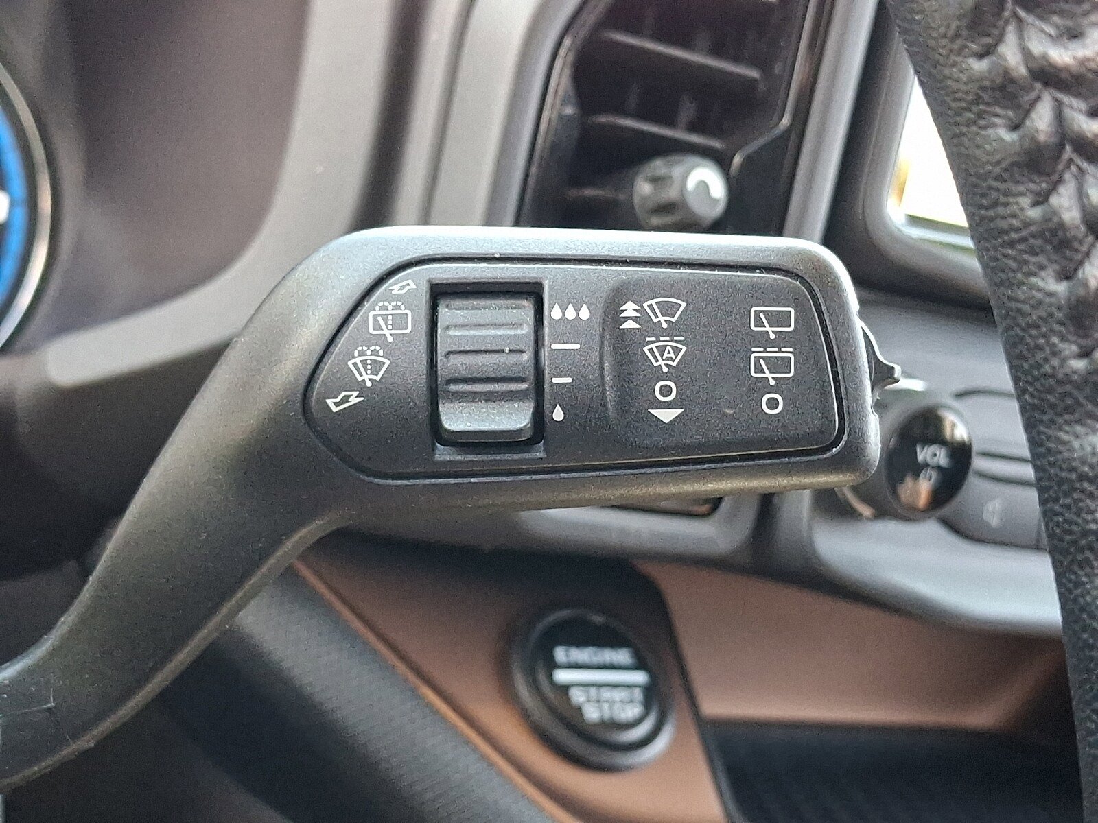 Certified 2023 Ford Bronco Sport Outer Banks AWD/4WD image 25