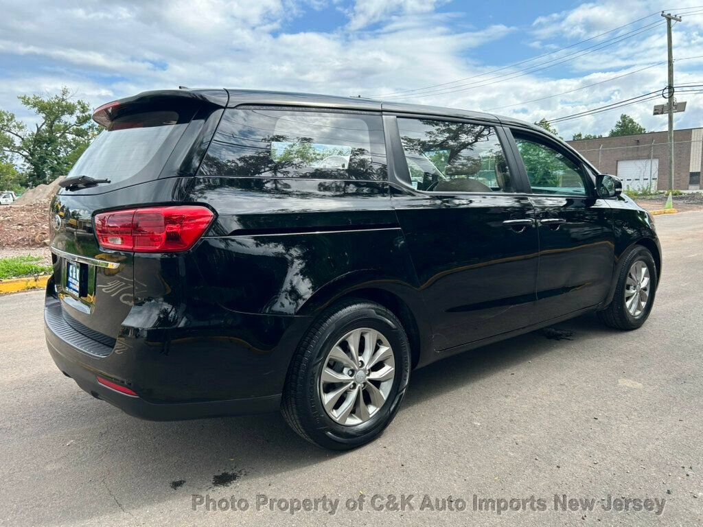 Used 2019 Kia Sedona L FWD image 9