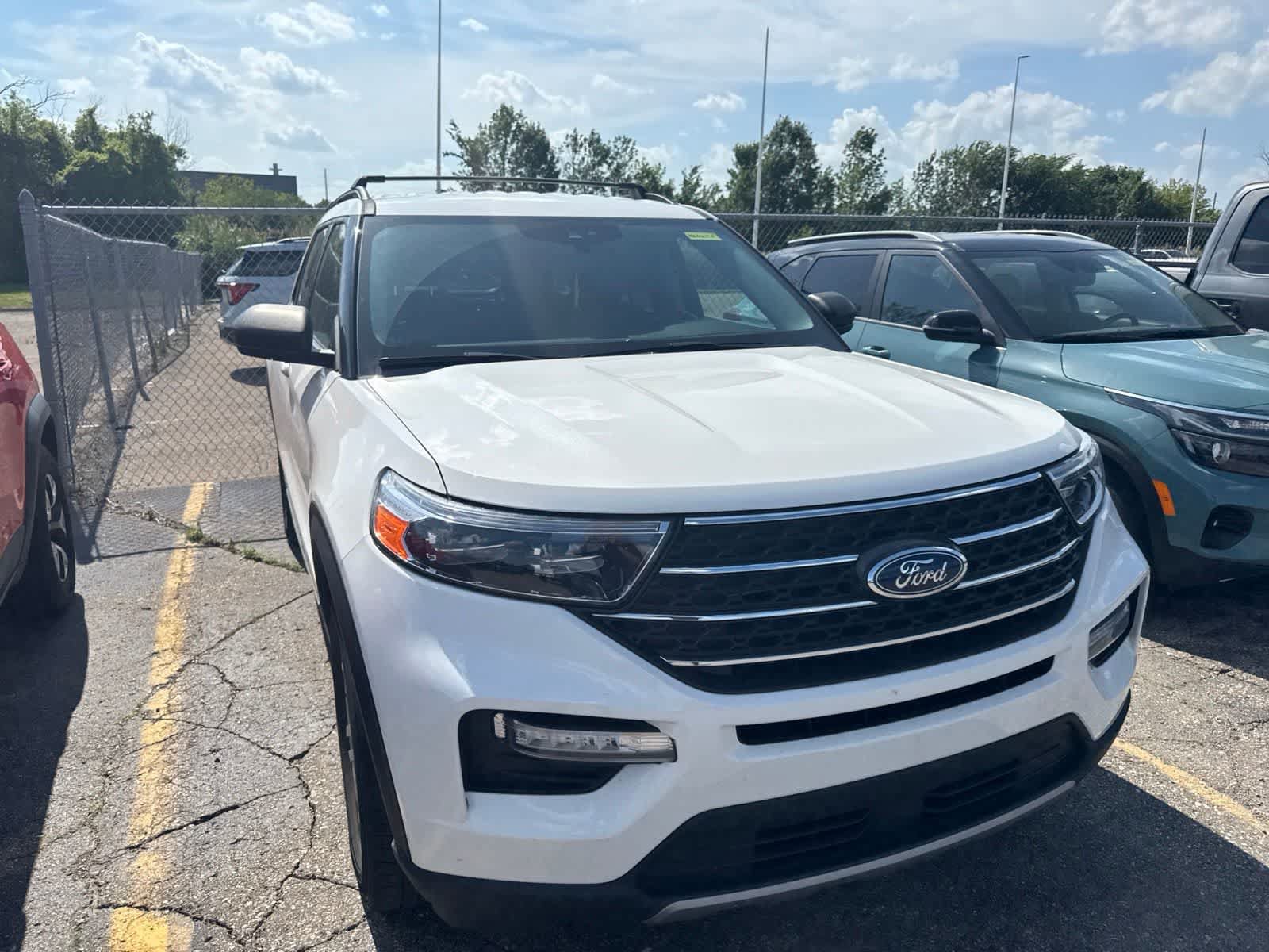 Used 2023 Ford Explorer XLT w/ Equipment Group 202A AWD/4WD image 10
