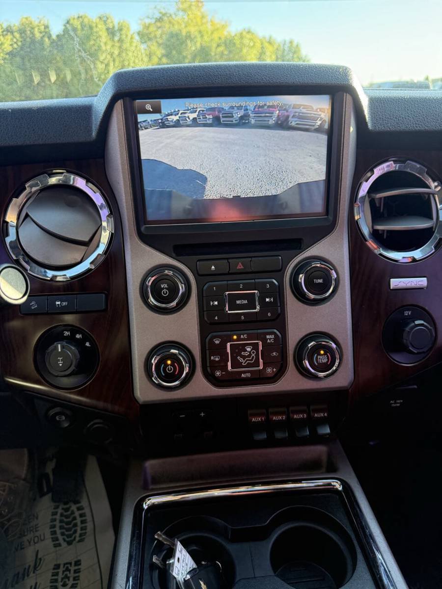 Used 2016 Ford F250 Lariat w/ Lariat Ultimate Package AWD/4WD image 17