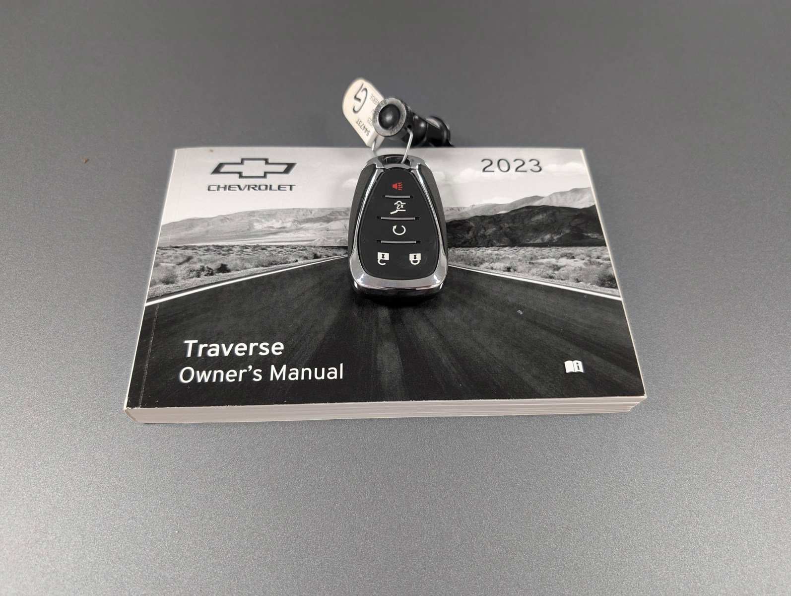 Used 2023 Chevrolet Traverse Premier image 7