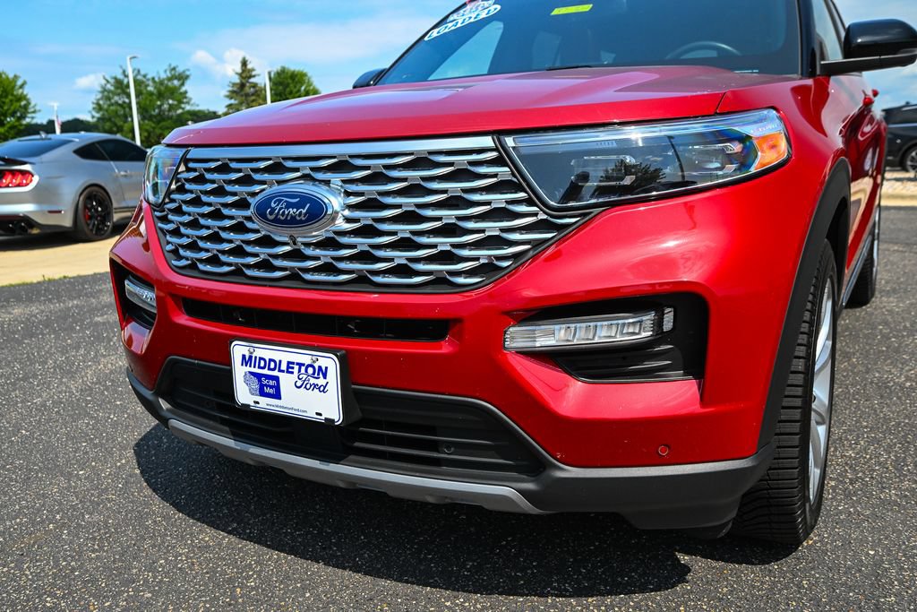 Certified 2022 Ford Explorer Platinum w/ Equipment Group 601A AWD/4WD image 11