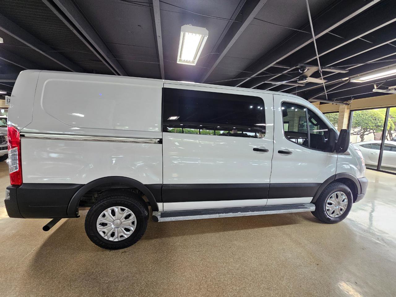 Used 2022 Ford Transit 250 Low Roof w/ Exterior Upgrade Package RWD image 8