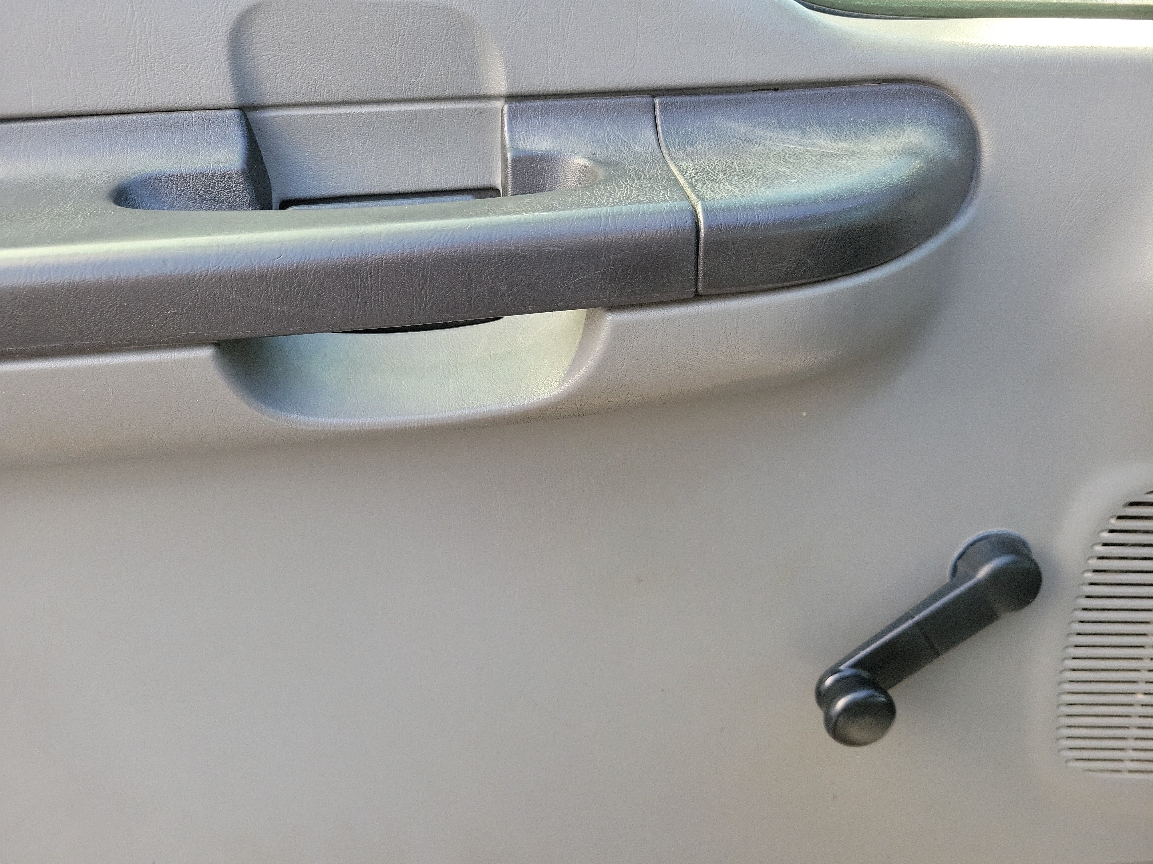 Used 2005 Ford F250 XL RWD image 12