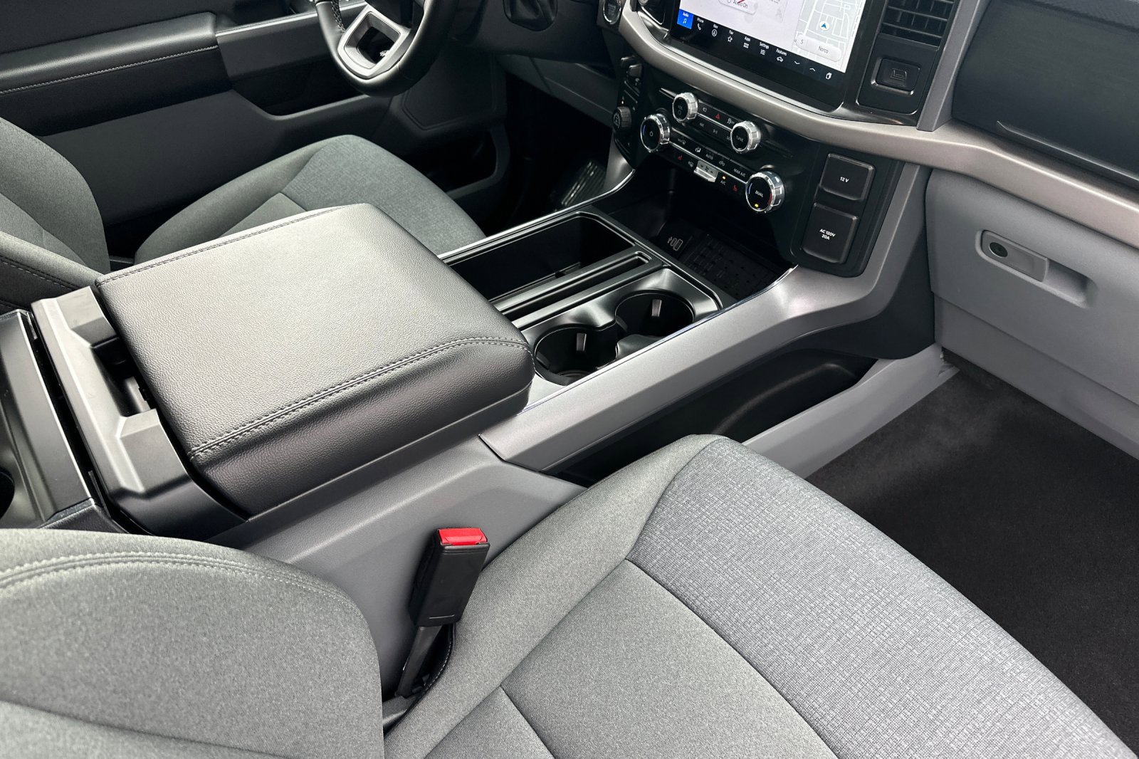 New 2025 Ford F150 XLT w/ Equipment Group 302A MID image 15