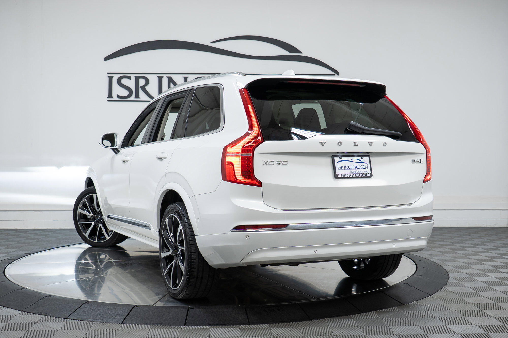 Certified 2023 Volvo XC90 B6 Plus w/ Protection Package Premier image 28