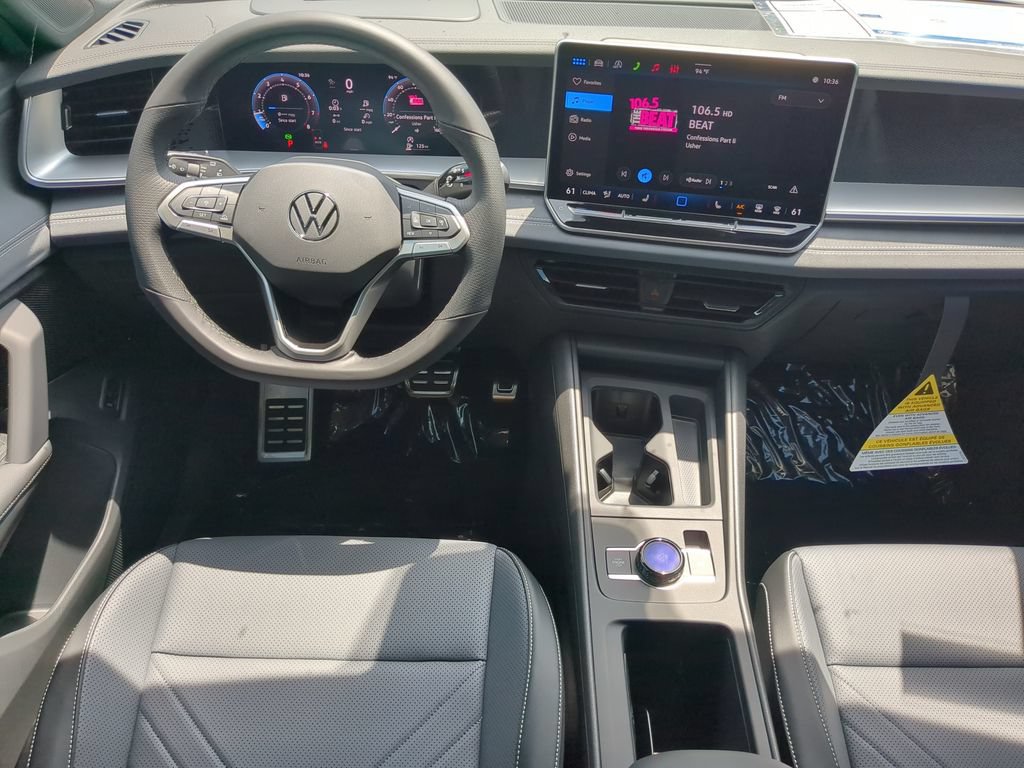 New 2026 Volkswagen Tiguan SE R-Line FWD image 13