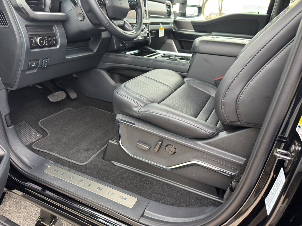 New 2026 Ford F250 Platinum w/ FX4 Off-Road Package image 31
