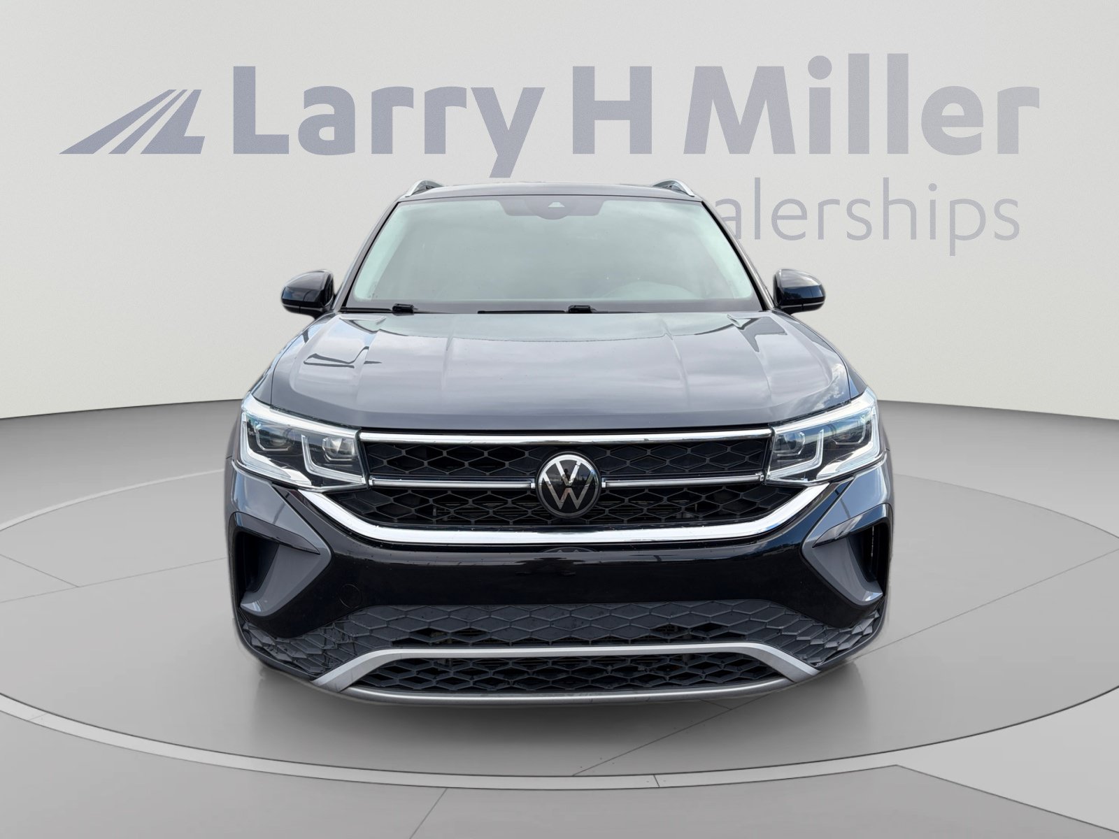 Certified 2023 Volkswagen Taos SEL AWD/4WD image 9