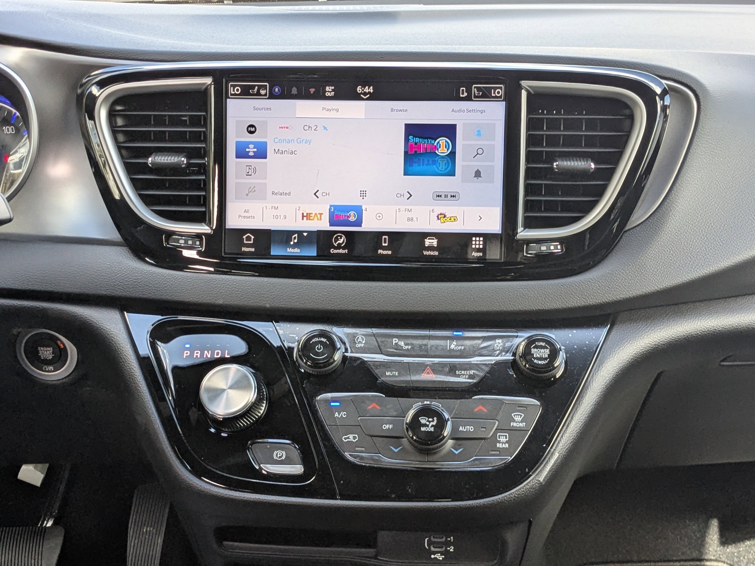 New 2026 Chrysler Voyager LX image 17