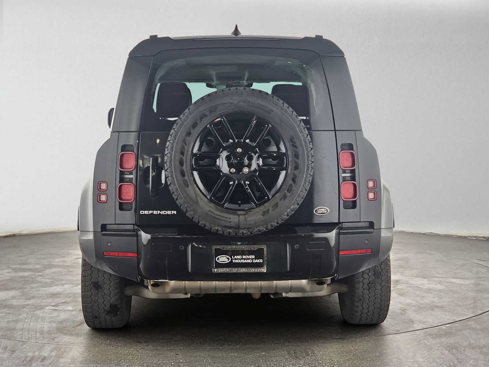 Used 2023 Land Rover Defender 110 S AWD/4WD image 4