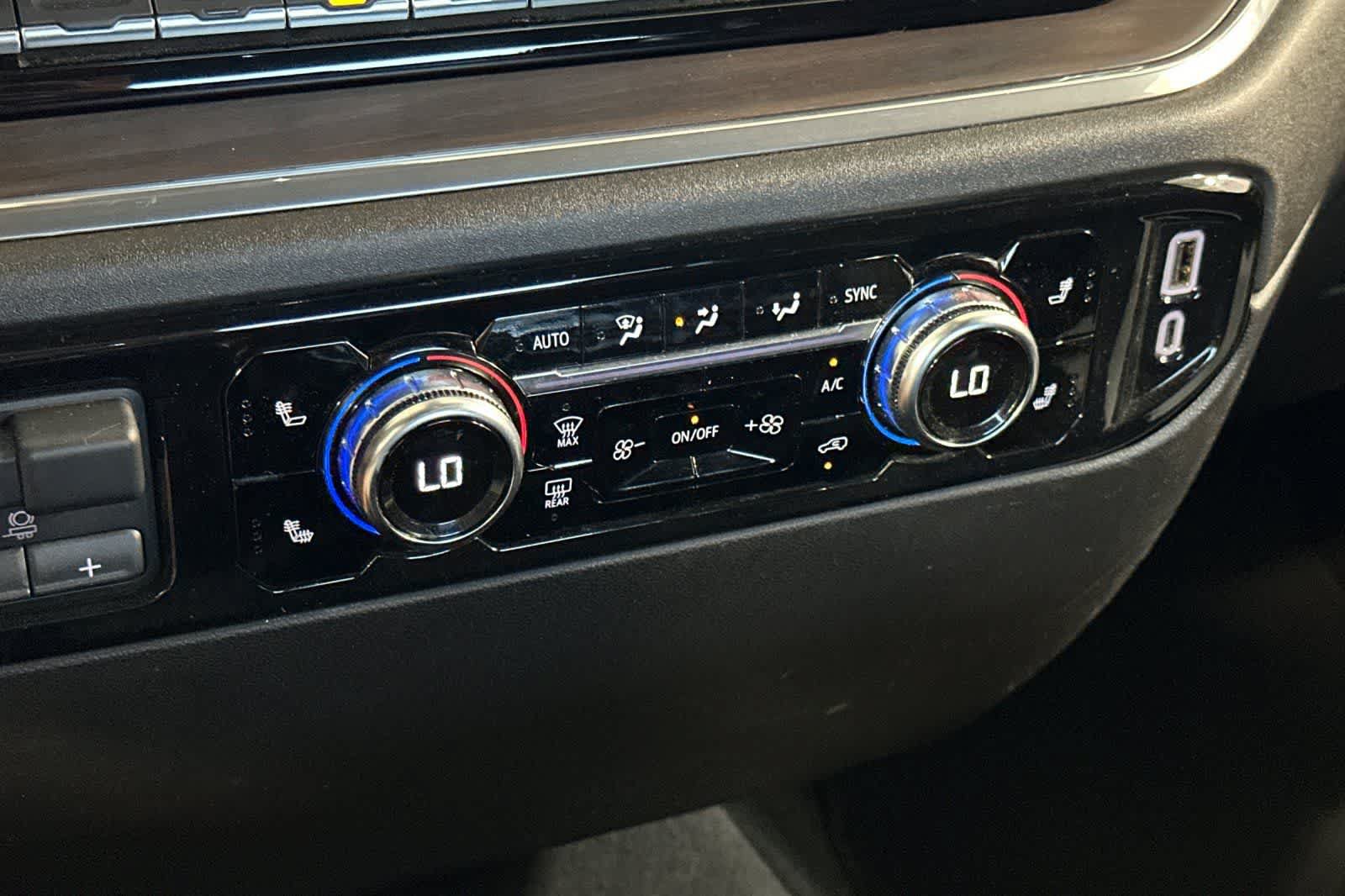 Used 2025 GMC Sierra 1500 SLT RWD image 21