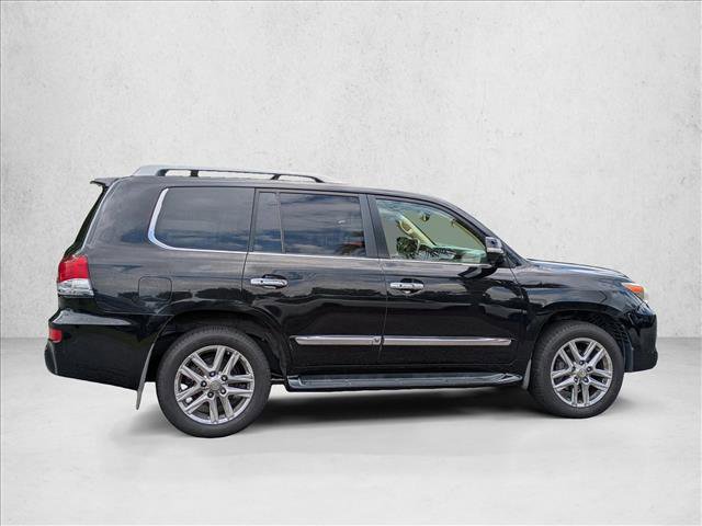 Used 2013 Lexus LX 570 4WD w/ Luxury Pkg image 4
